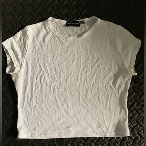 prettylittlething white crop tee size 4